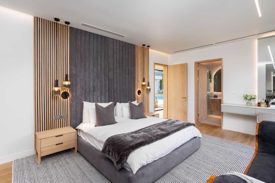7 Bedroom Property for Sale in Val De Vie Estate Western Cape